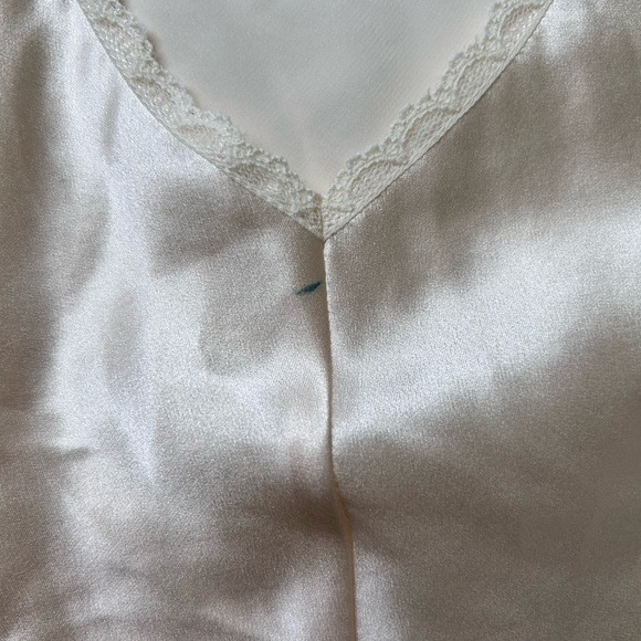 VICTORIA SECRET light cream coloured with lace satin camisole size M - Picture 5 of 6